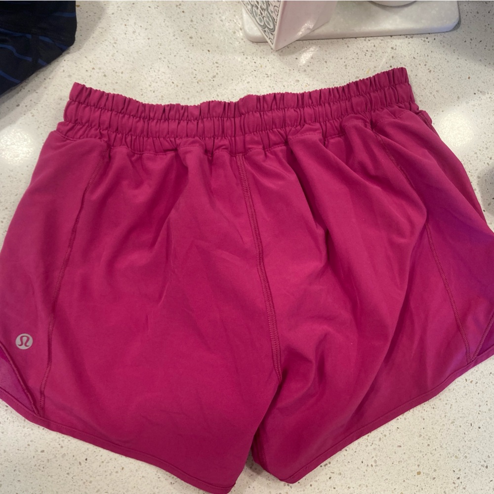 Lulu Lemon Hotty Hot high rise shorts size small, no tag. In great shape